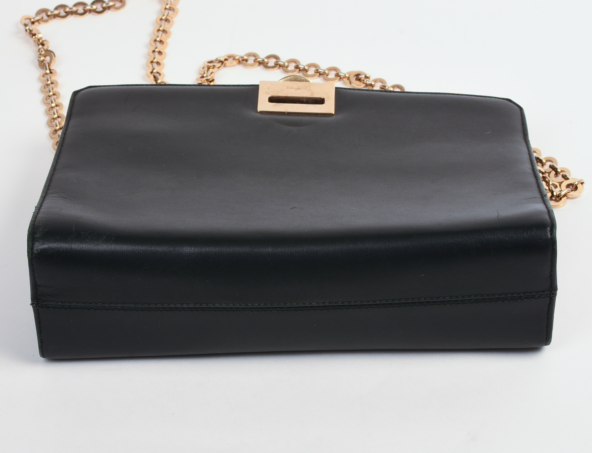 FERRAGAMO PATENT LEATHER PURSE.