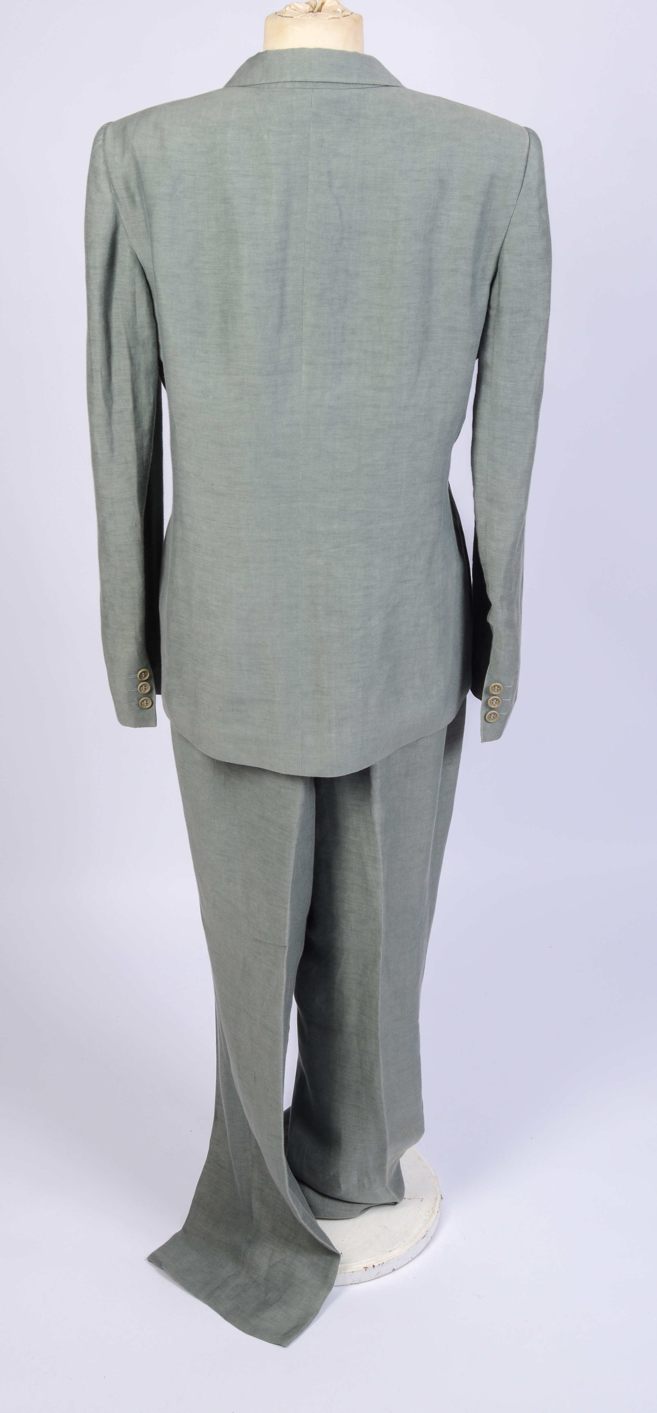 GIORGIO ARMANI LADIES PANT SUIT, SIZE 48.
