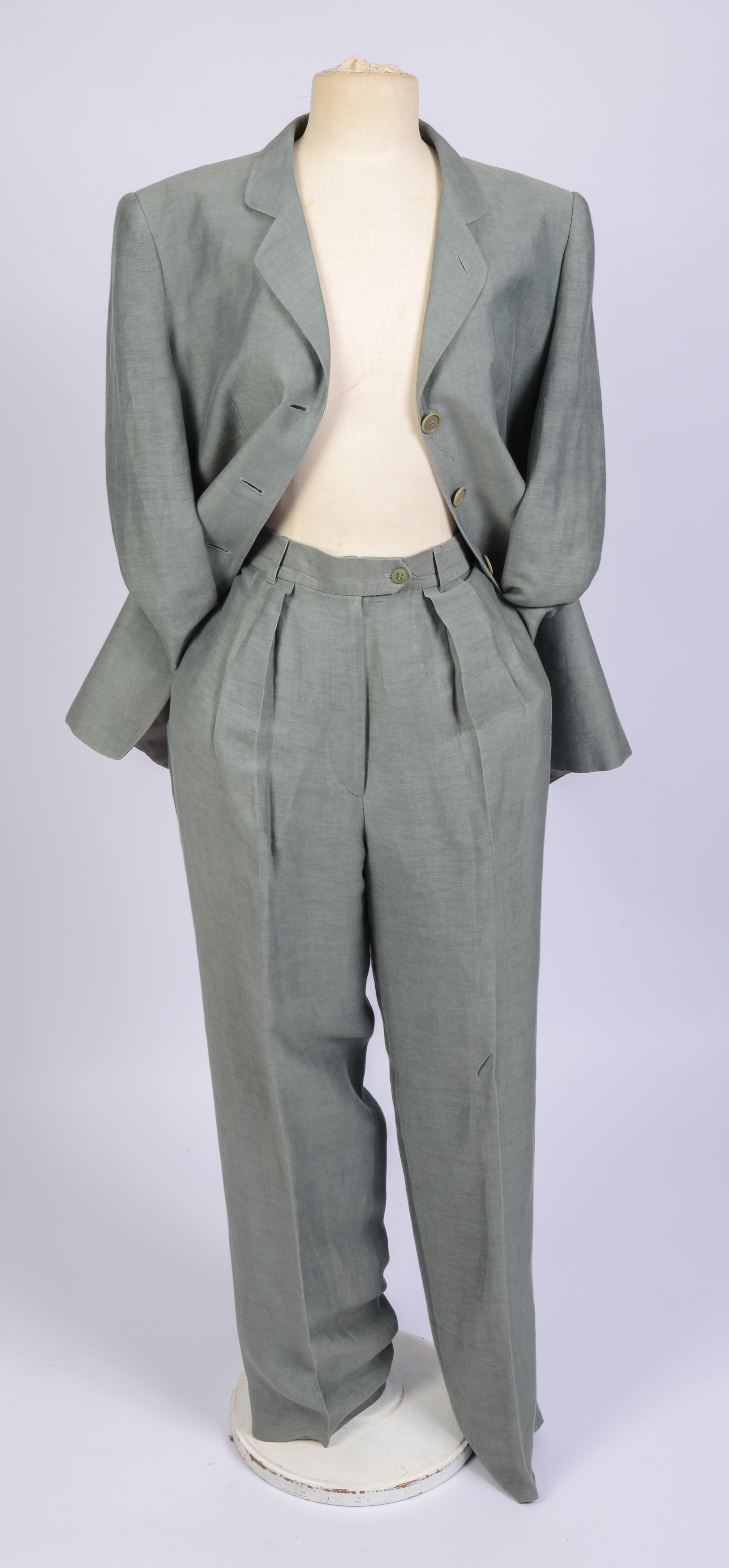 GIORGIO ARMANI LADIES PANT SUIT, SIZE 48.