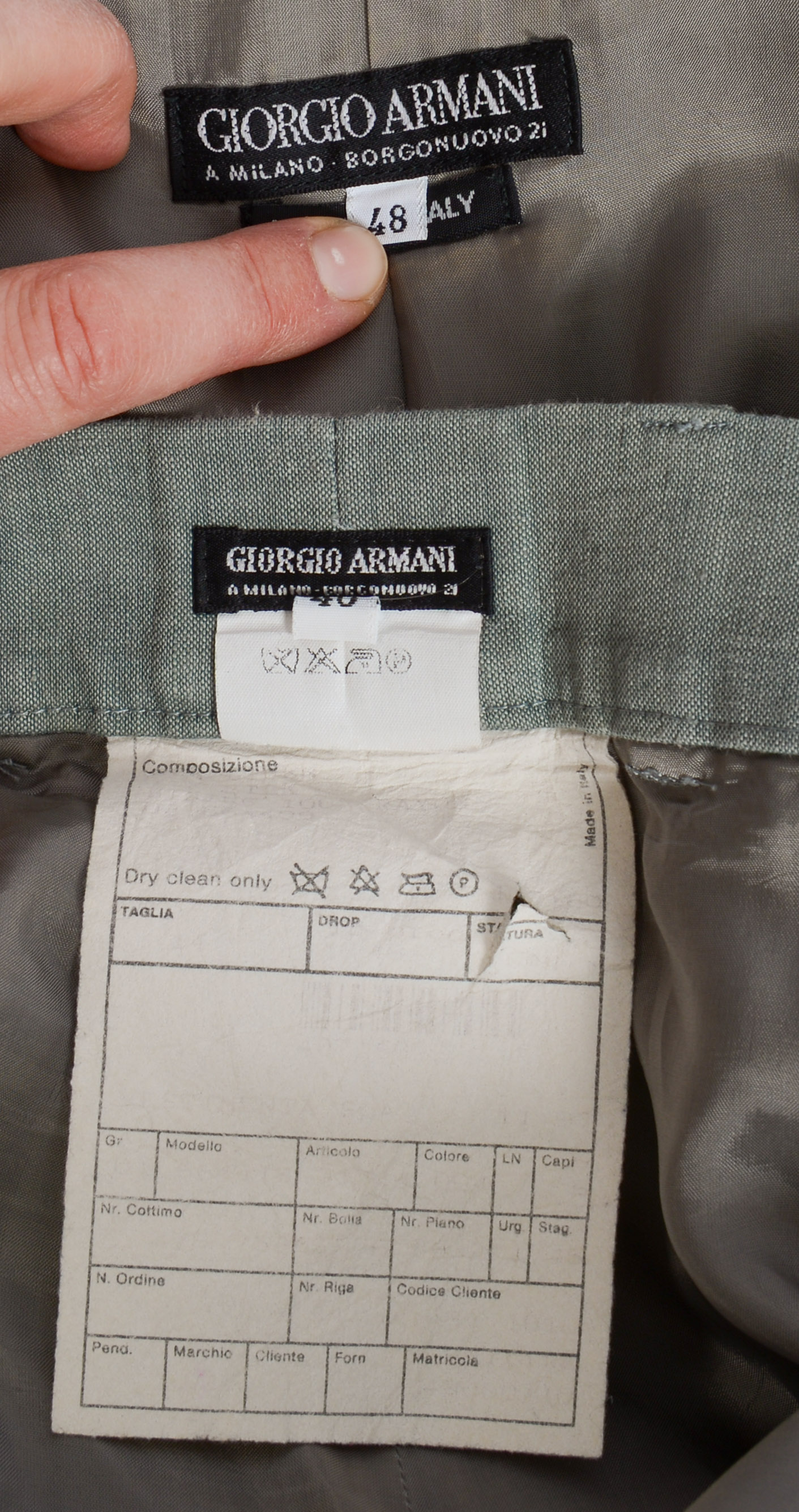 GIORGIO ARMANI LADIES PANT SUIT, SIZE 48.