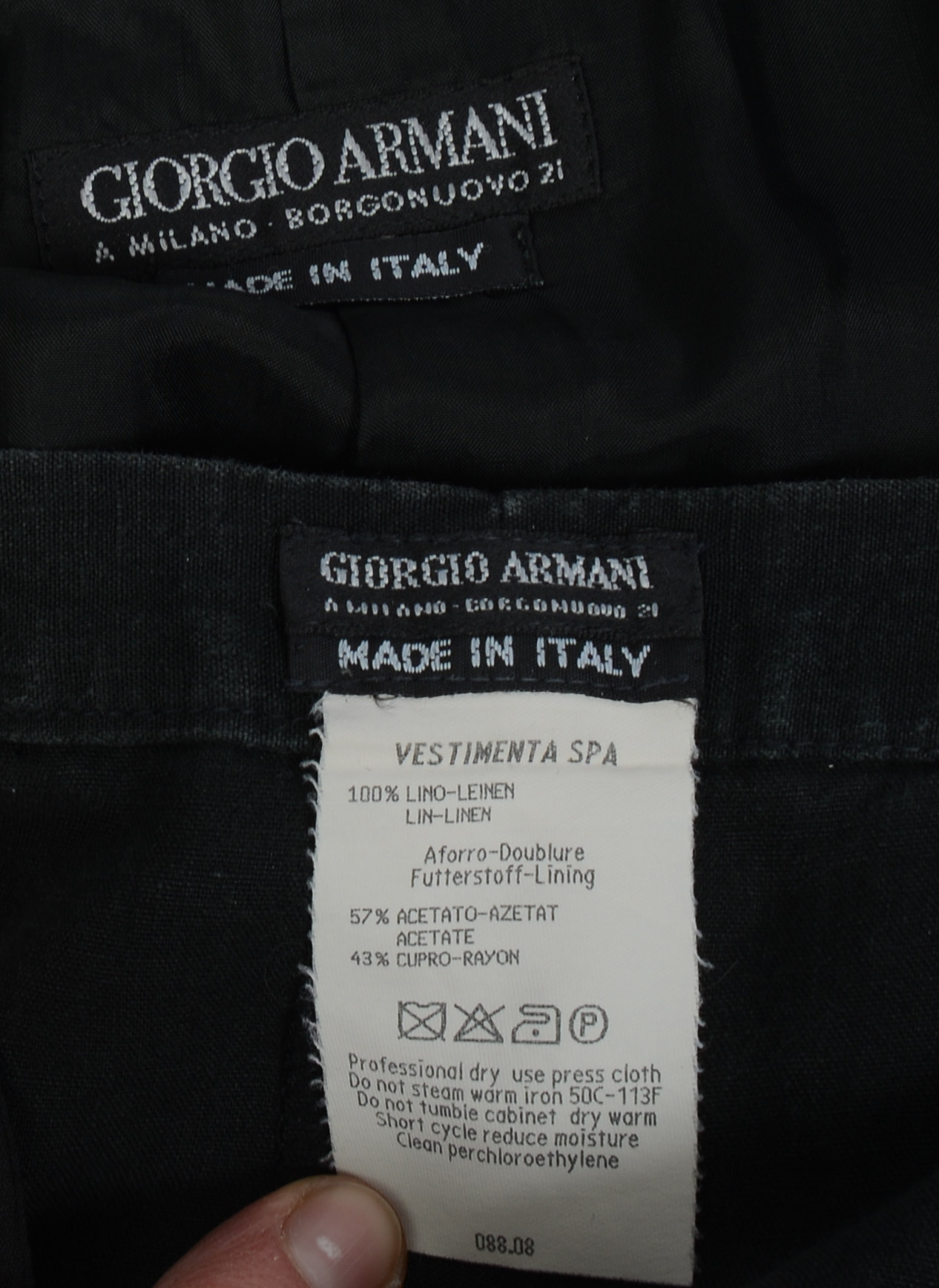 GIORGIO ARMANI LADIES PANT SUIT, SIZE 48.