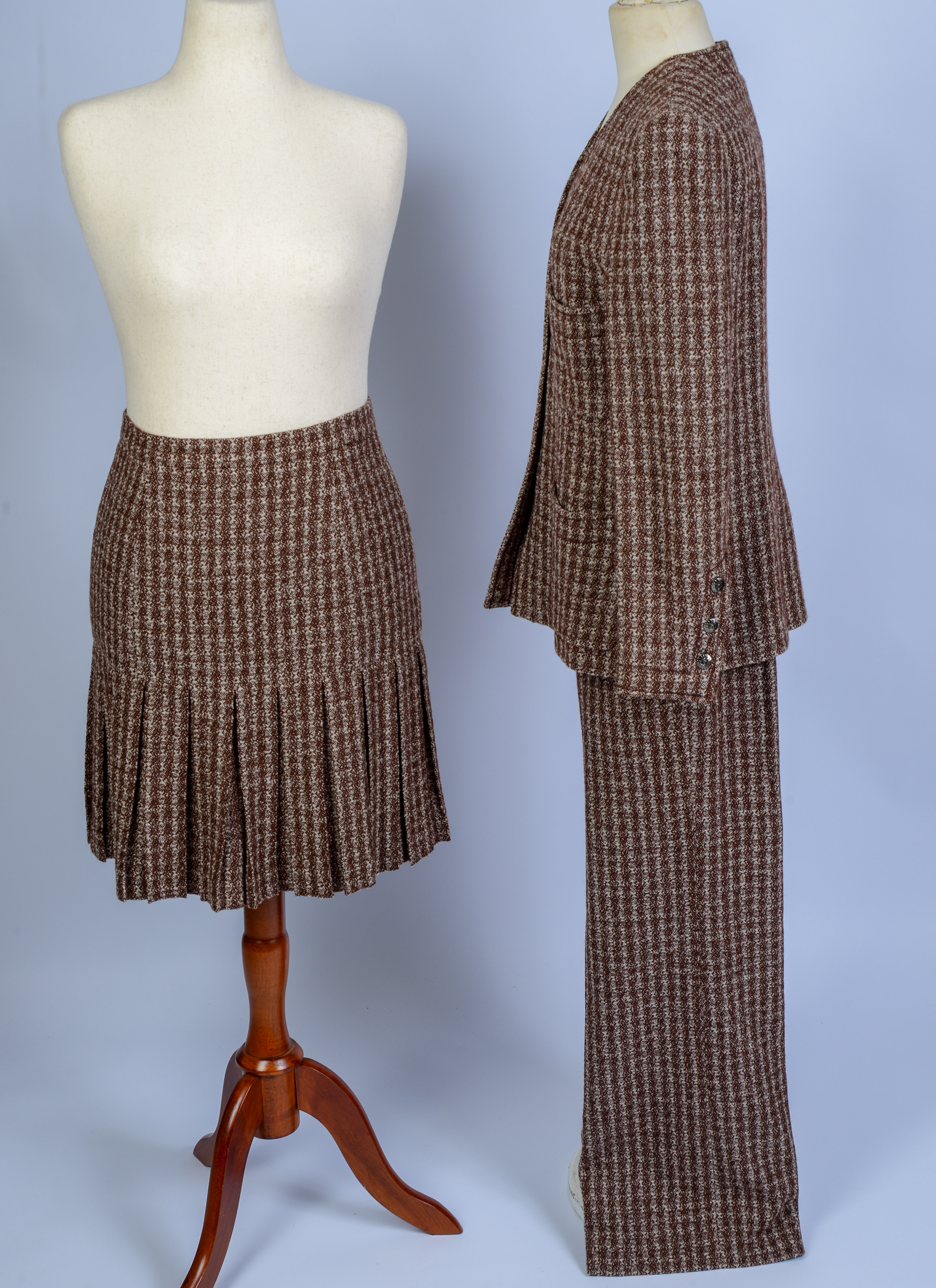 CHANEL BOUTIQUE PANT / SKIRT SUIT, SIZE 44.