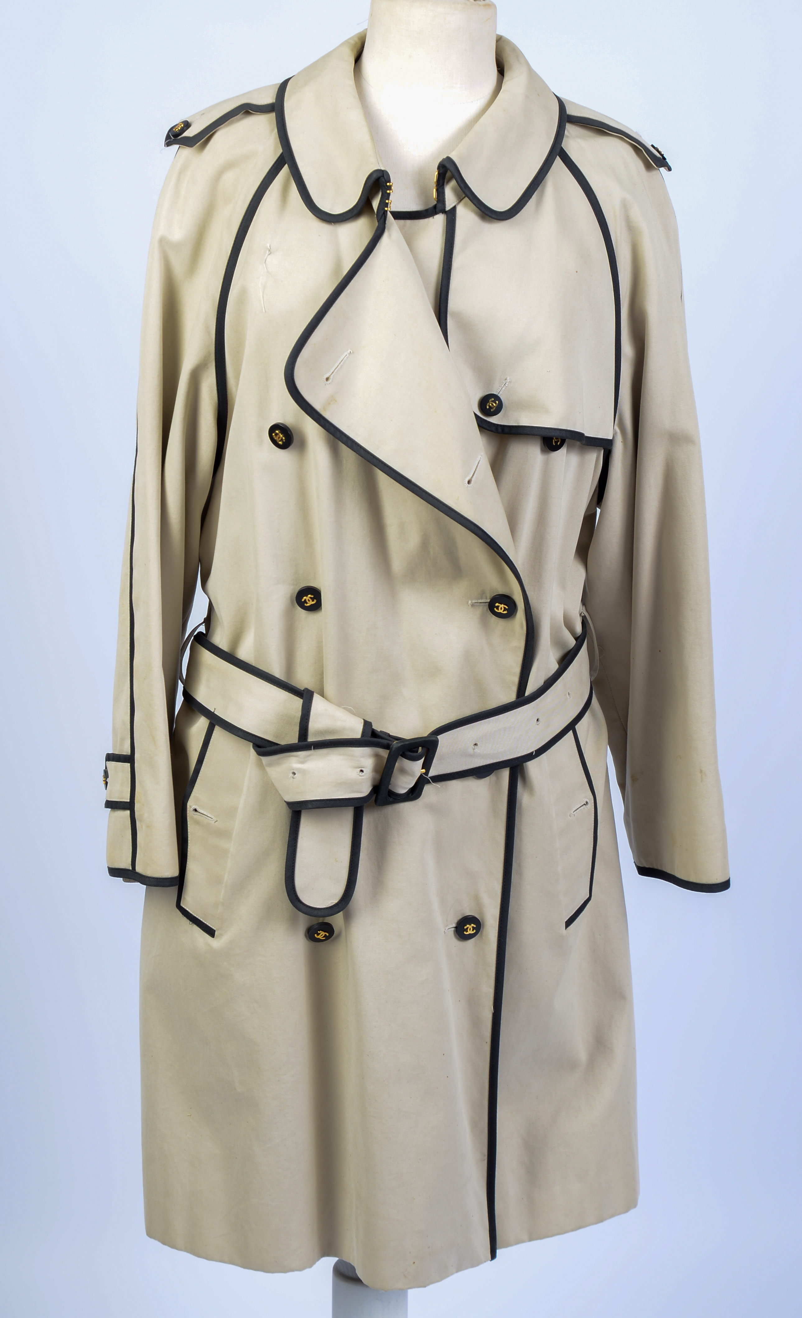 CHANEL LONG JACKET, SIZE 42.