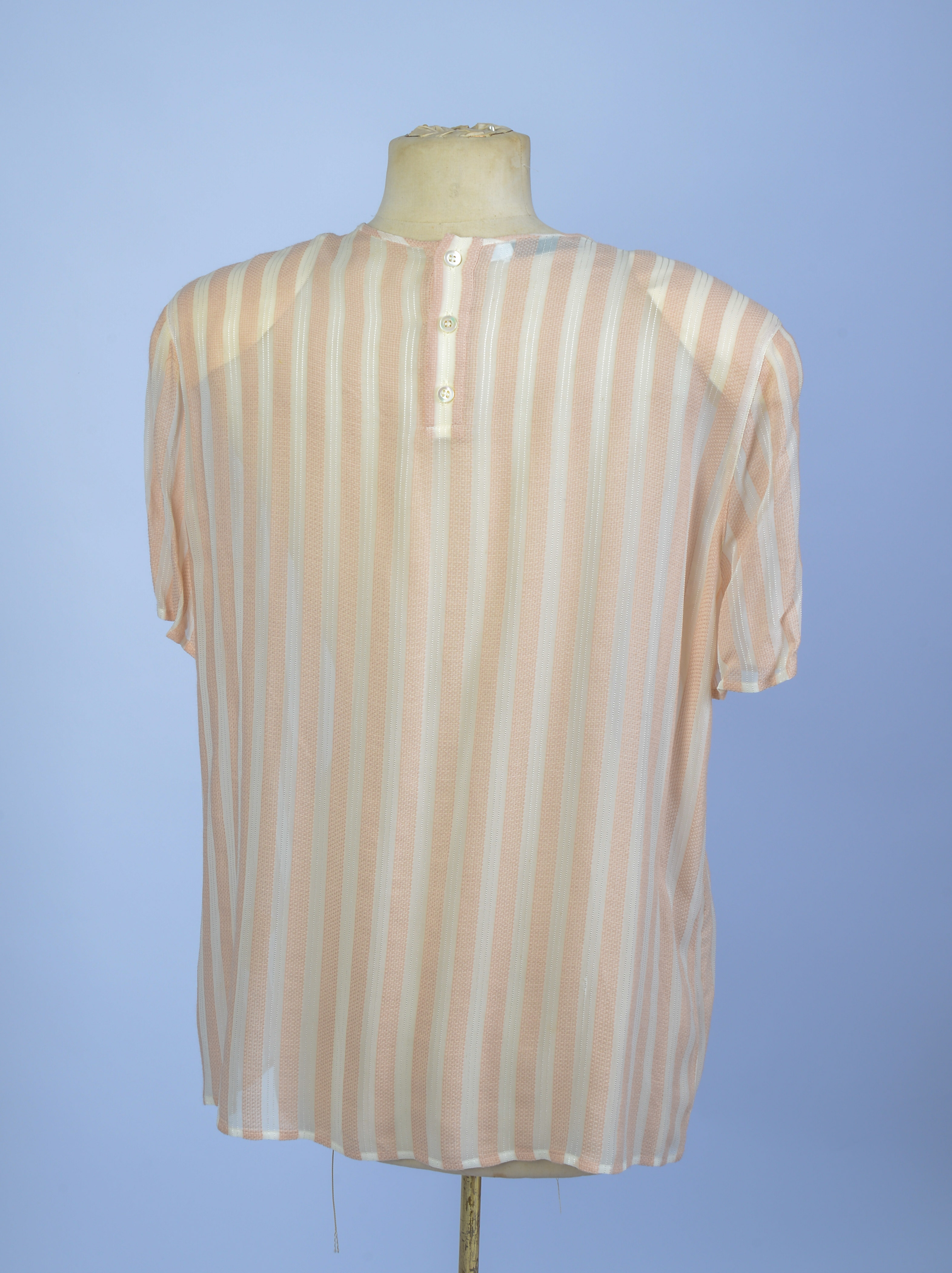 GIORGIO ARMANI JACKET AND BLOUSE, SIZE 46.