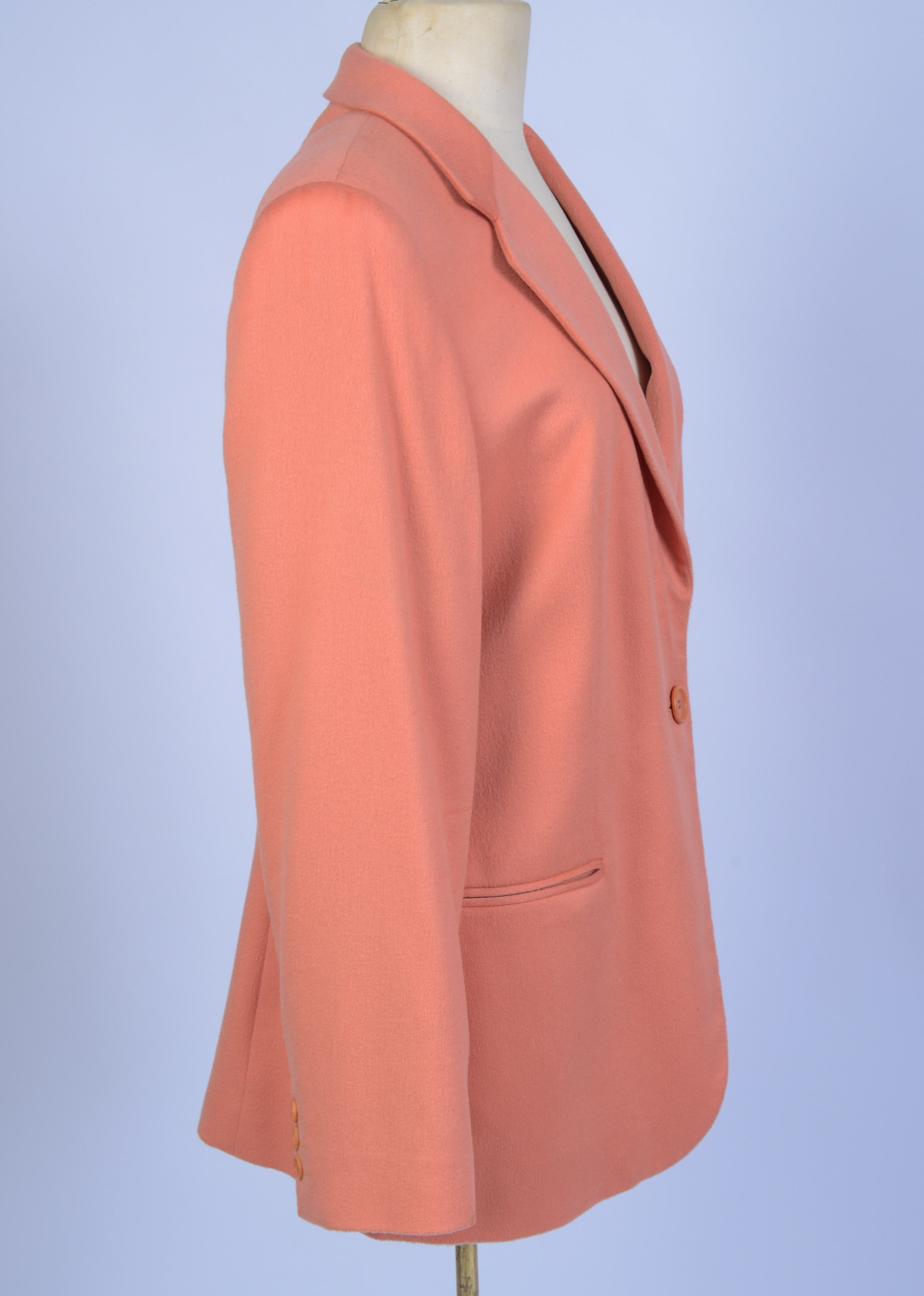 GIORGIO ARMANI BLAZER IN PEACH, SIZE 48.