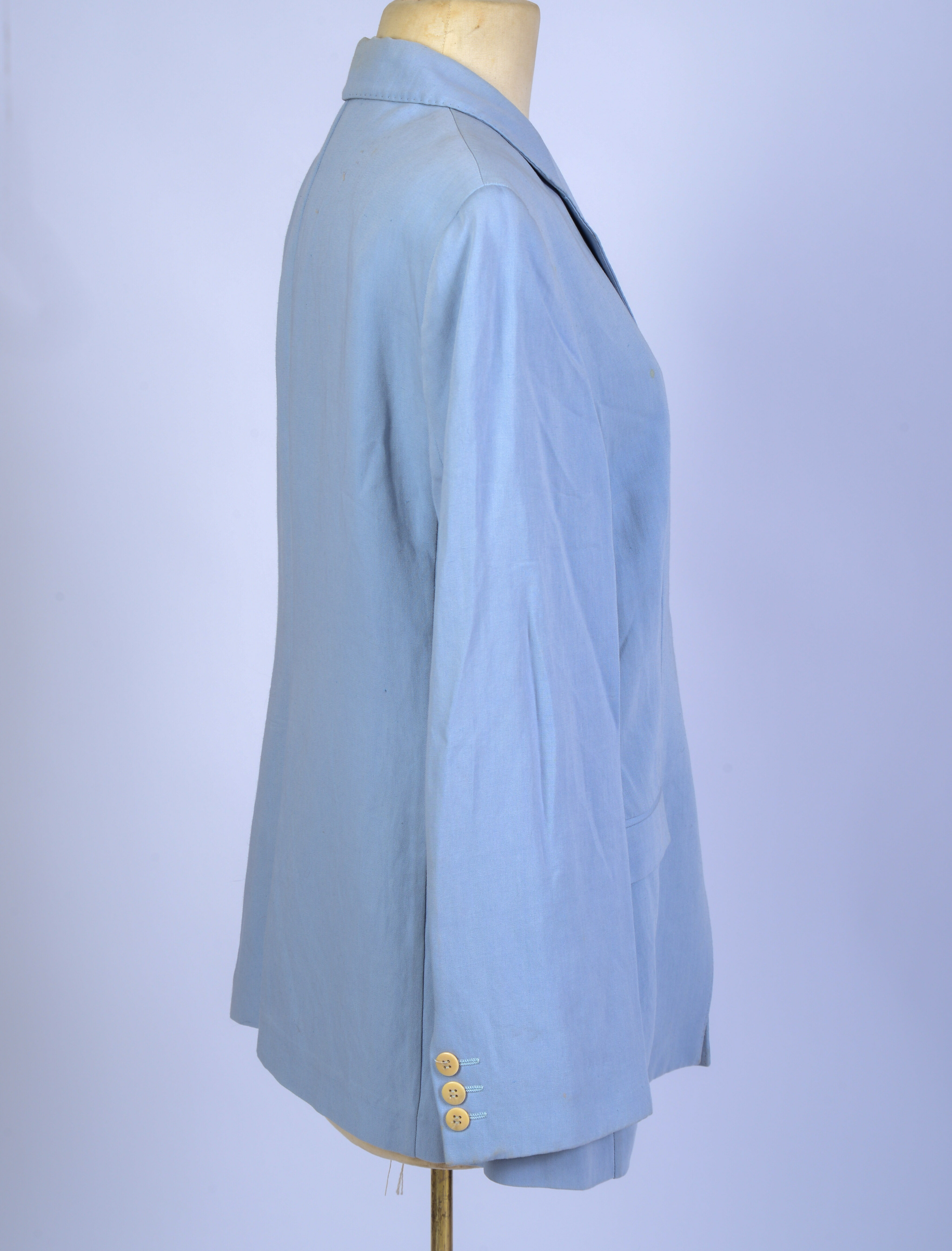 GIORGIO ARMANI BLAZER IN BLUE, SIZE 48.