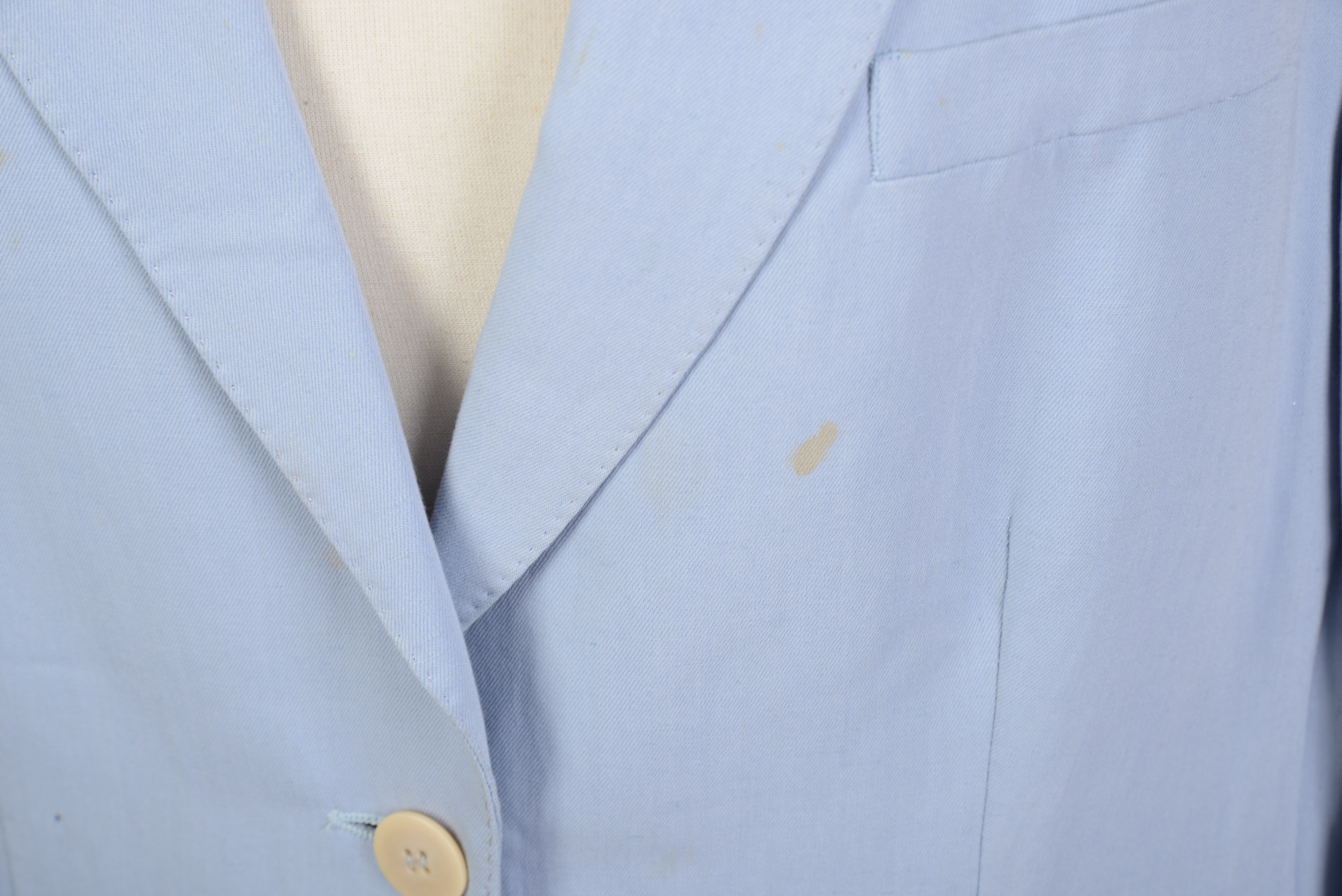 GIORGIO ARMANI BLAZER IN BLUE, SIZE 48.