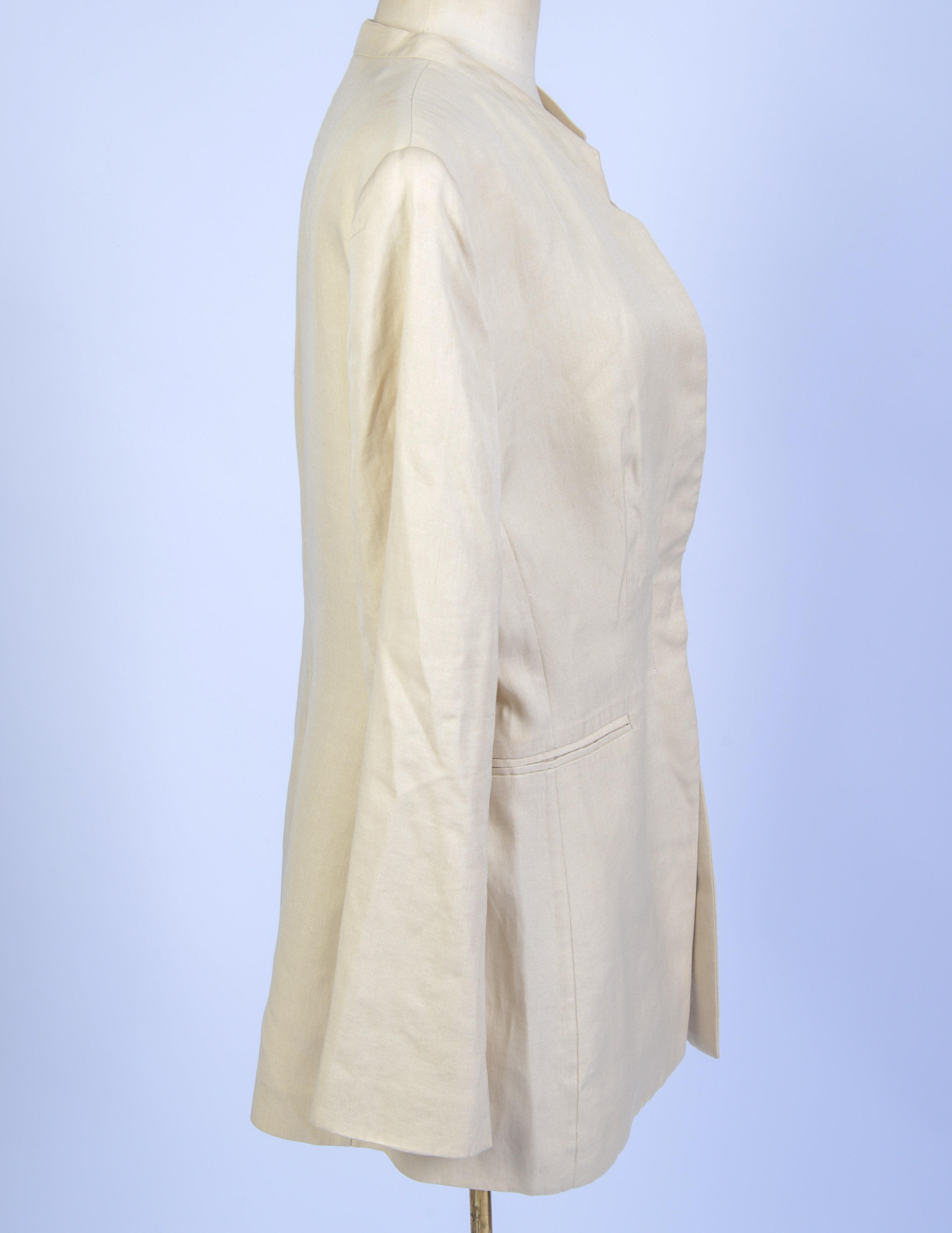 GIORGIO ARMANI JACKET, SIZE 48.