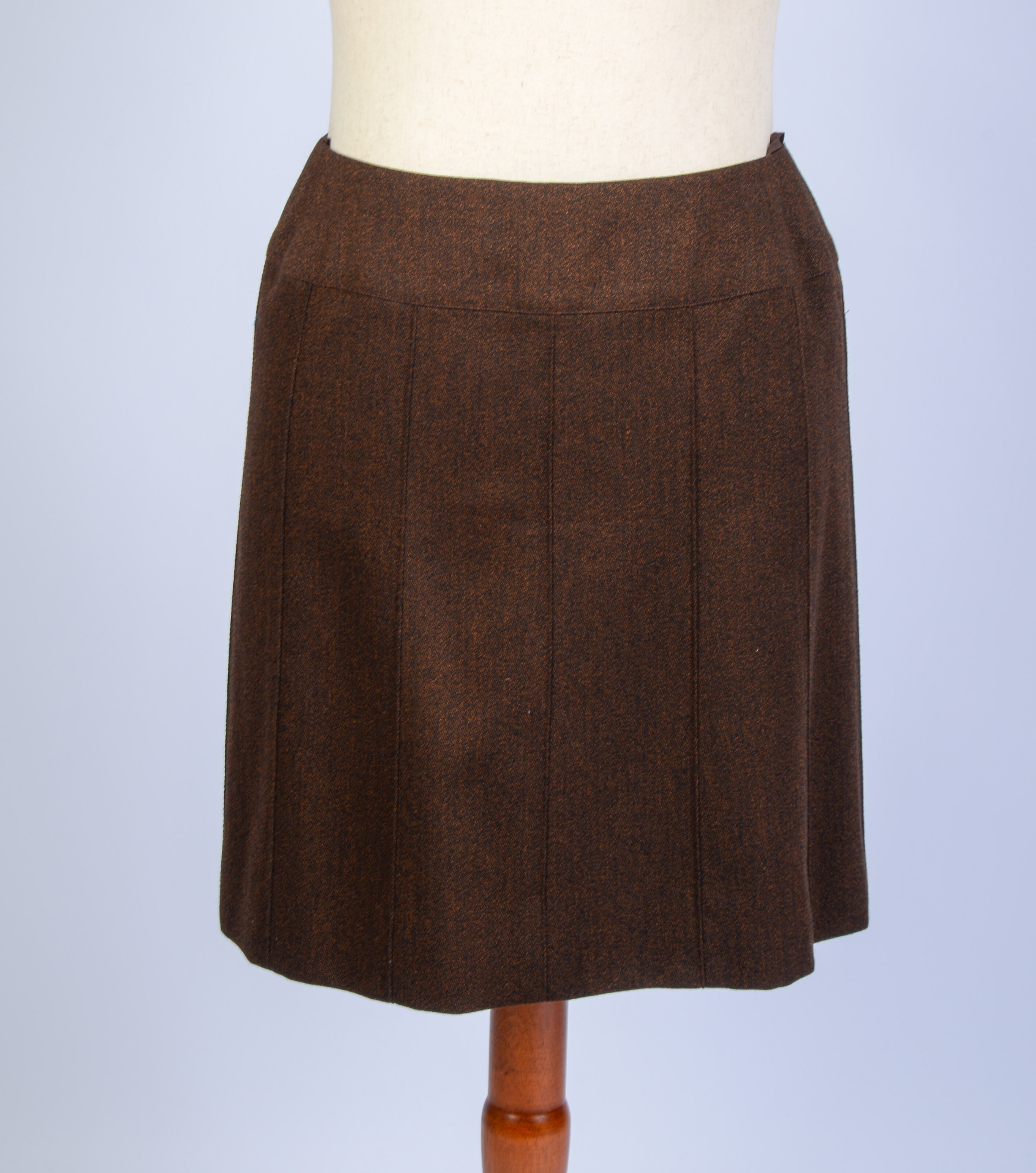 CHANEL BOUTIQUE SKIRT, SIZE 44.