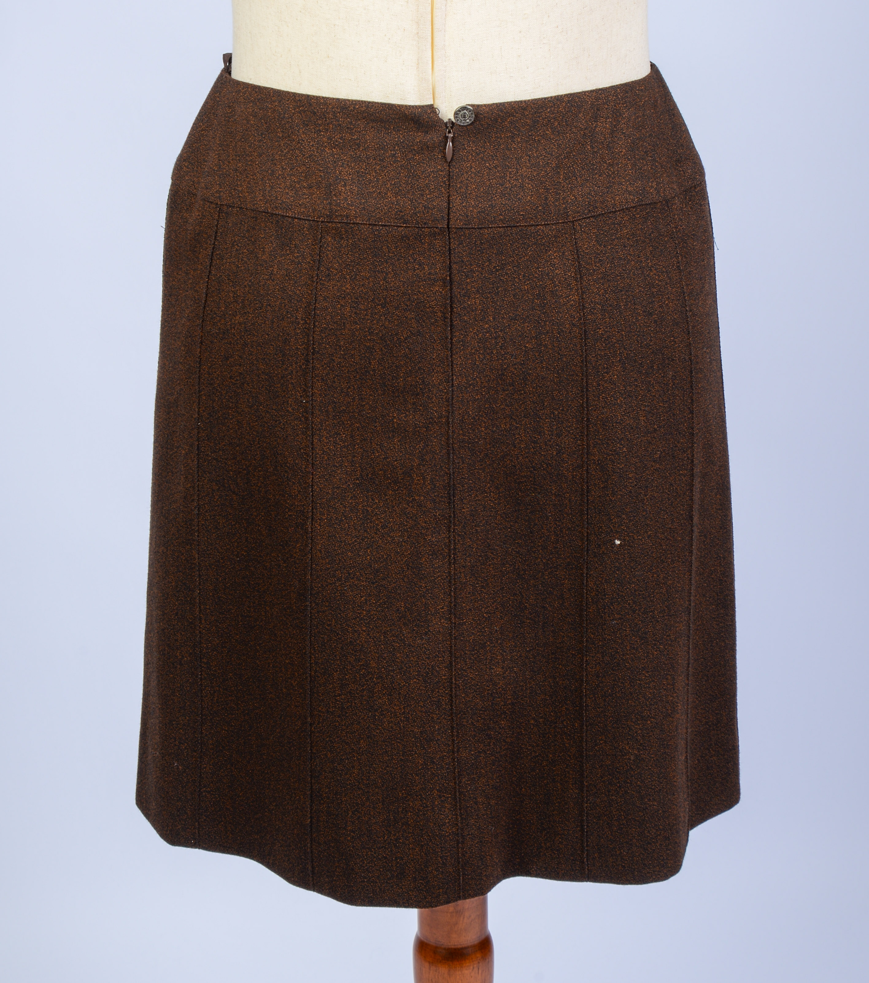 CHANEL BOUTIQUE SKIRT, SIZE 44.
