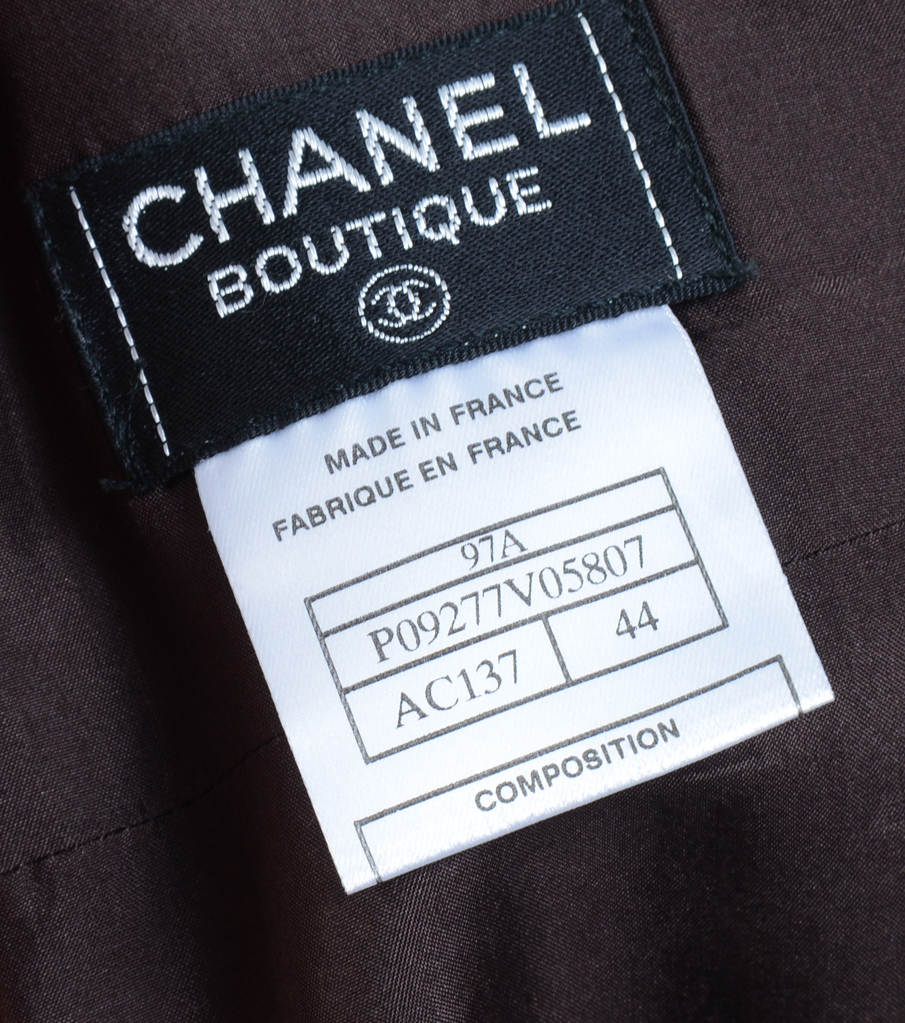 CHANEL BOUTIQUE SKIRT, SIZE 44.