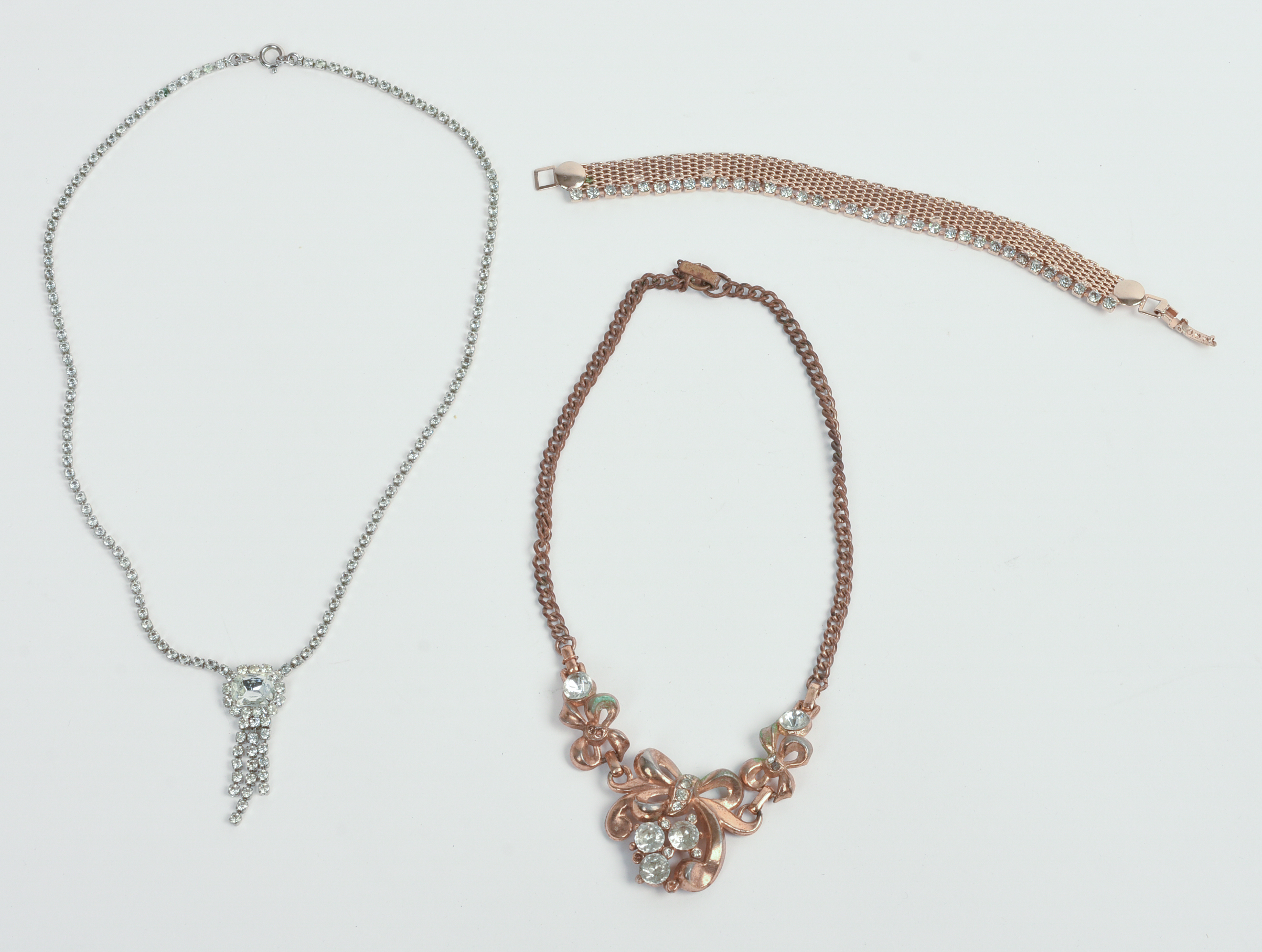 GROUP OF COSTUME JEWELRY.