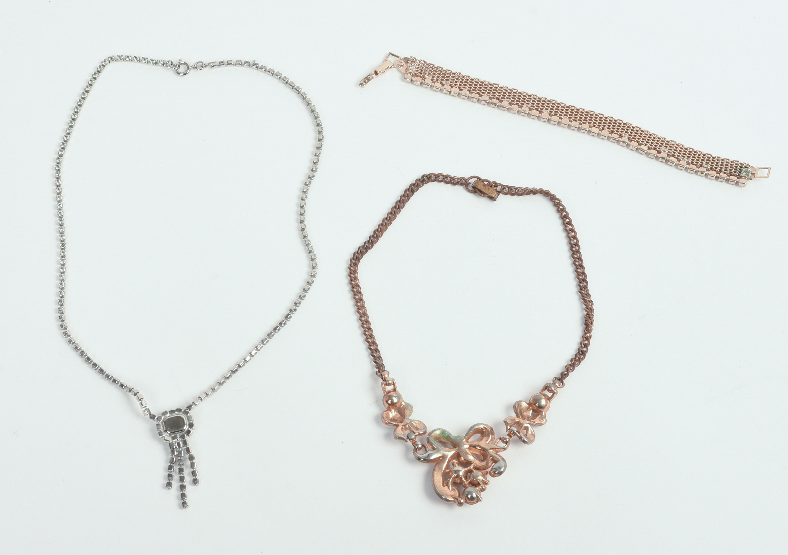 GROUP OF COSTUME JEWELRY.