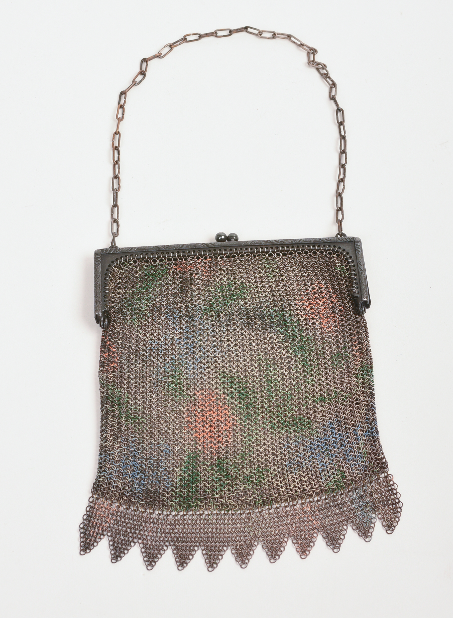 ART DECO CHAIN PURSE.