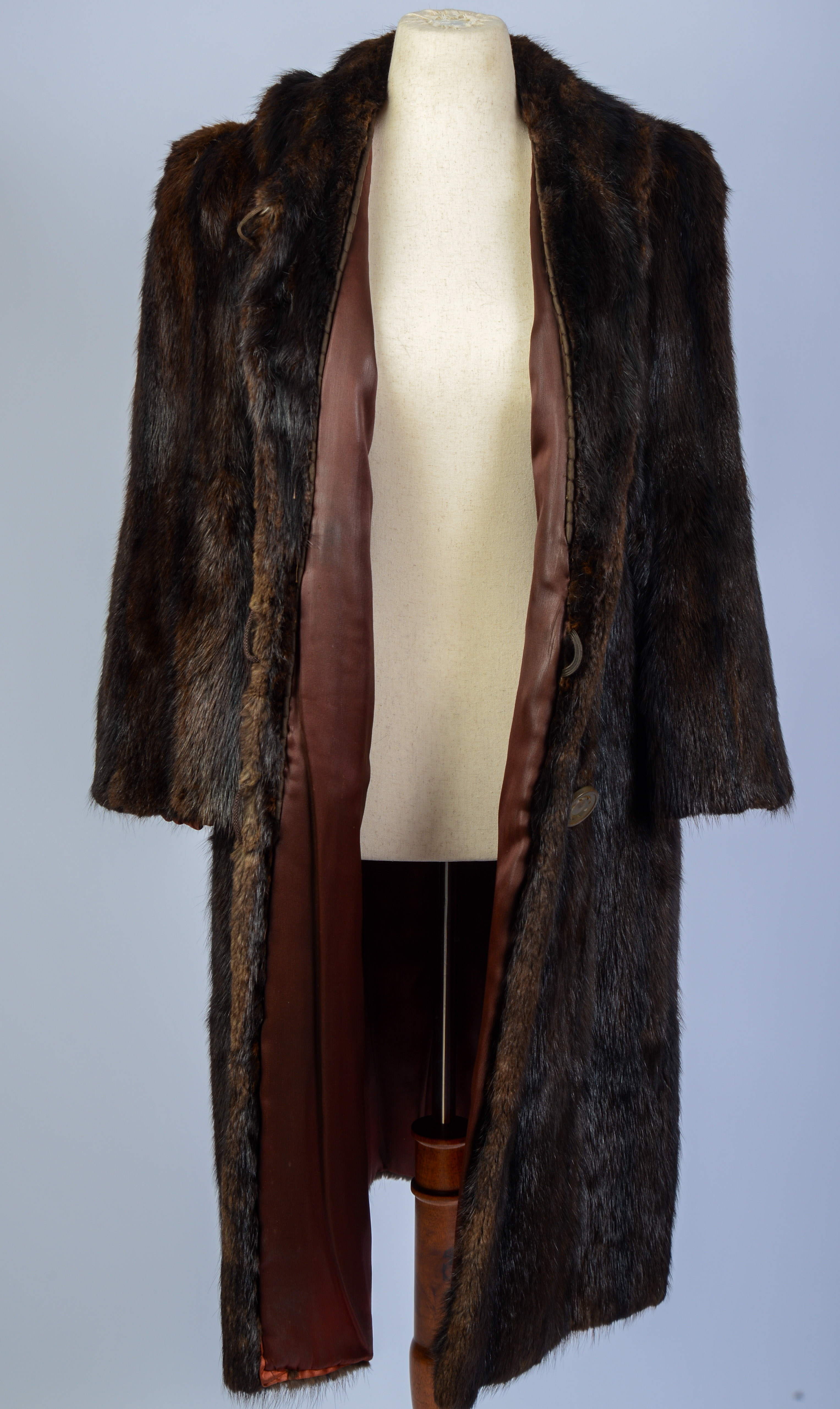 MURPHY FURRIERS FUR COAT, SIZE S.