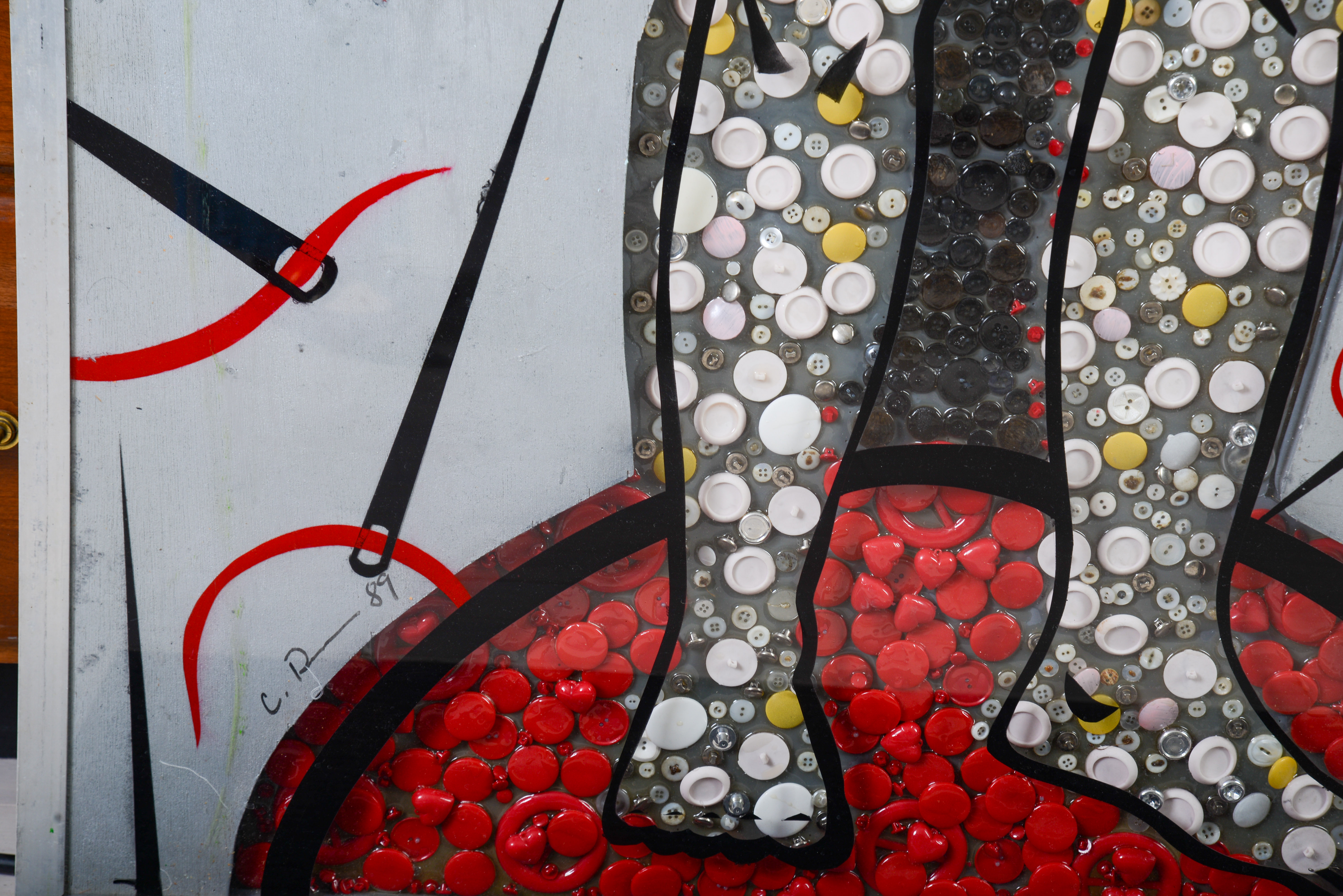 LARGE SCALE ARTWORK: BUTTON GIRL.