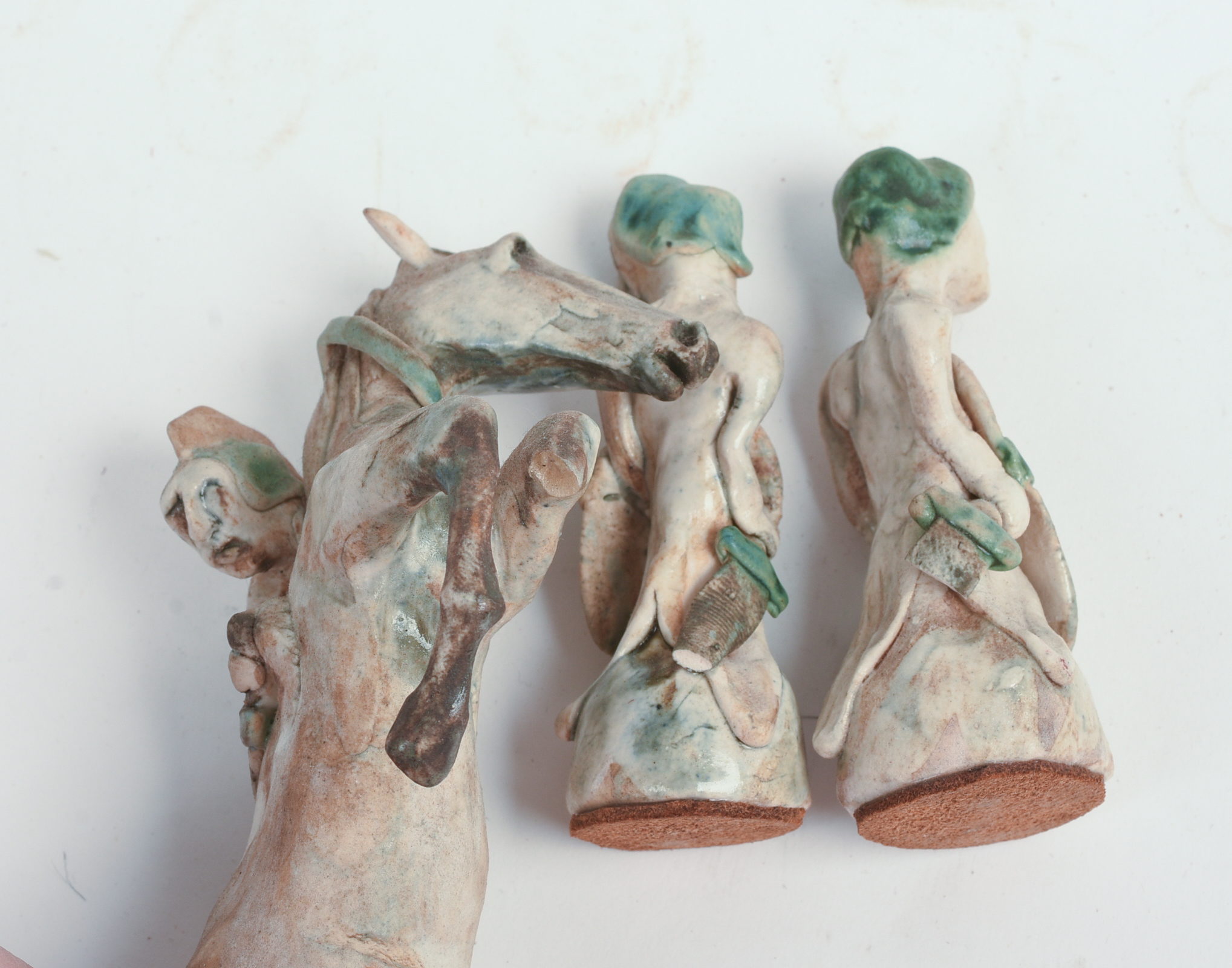 CONTEMPORARY ARTIST CRAFTED CHESS SET.