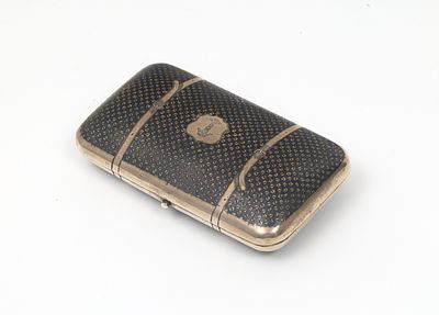 ETUI A CIGARETTES
Argent, tchern
Poin&ccedil;ons : НФ, ВС 1864 (Savinkov Viktor), 84, saint George 