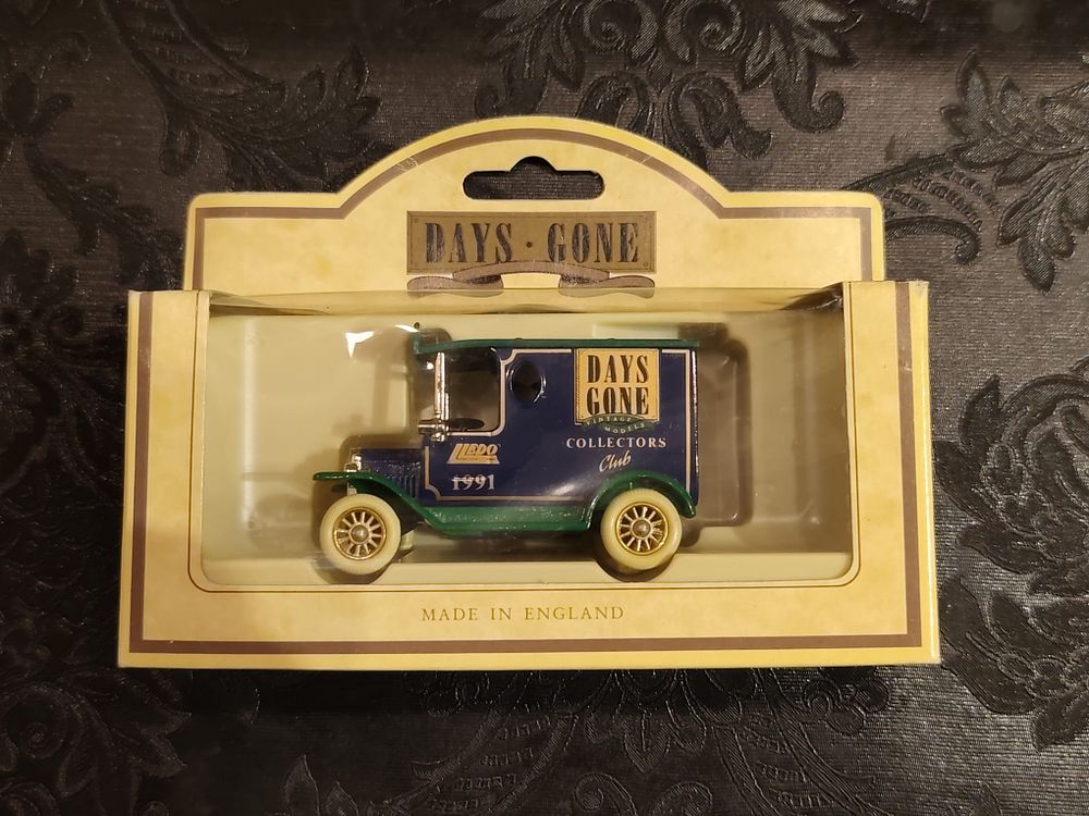 Ford Van Model "T" (1920) by LLEDO (Days Gone). LLEDO CLUB 1991 (6102)