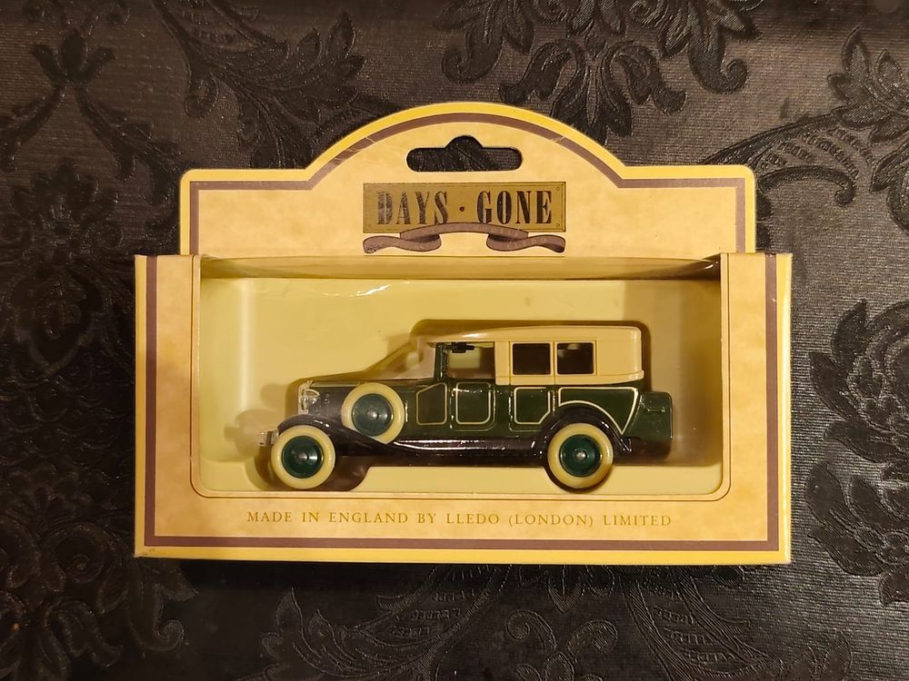 Rolls Royce "Silver Ghost" (1925) by LLEDO (Days Gone). (38000)