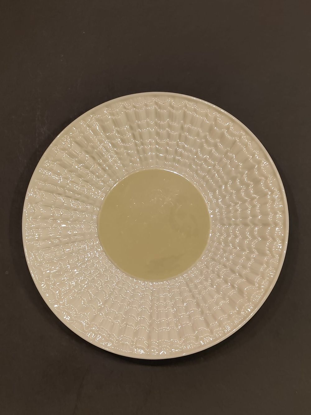 Belleek salad / dessert plate. Tridacna Yellow pattern. 4th period. Green Mark (1946-1955). 