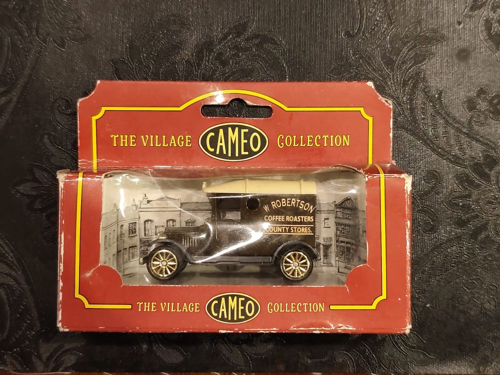 Ford Van model T (1920) by CORGI (Cameo - The Village Collection). W. Robertson Coffee Roasters