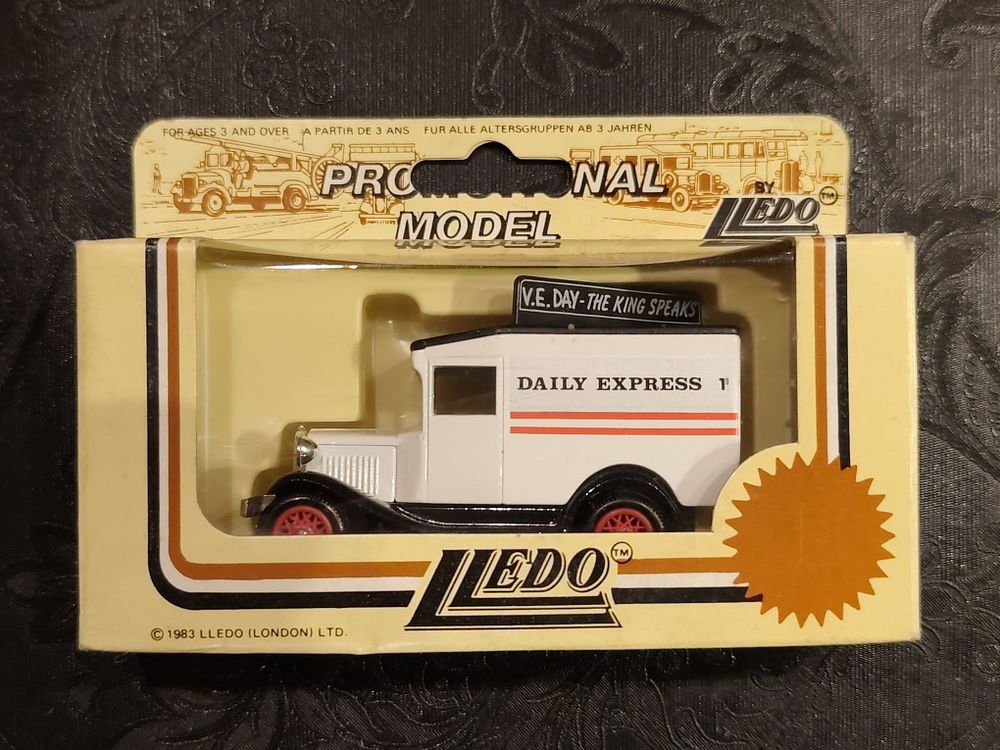 Ford Van model A (1936) Promotional Model by LLEDO. Daily Express