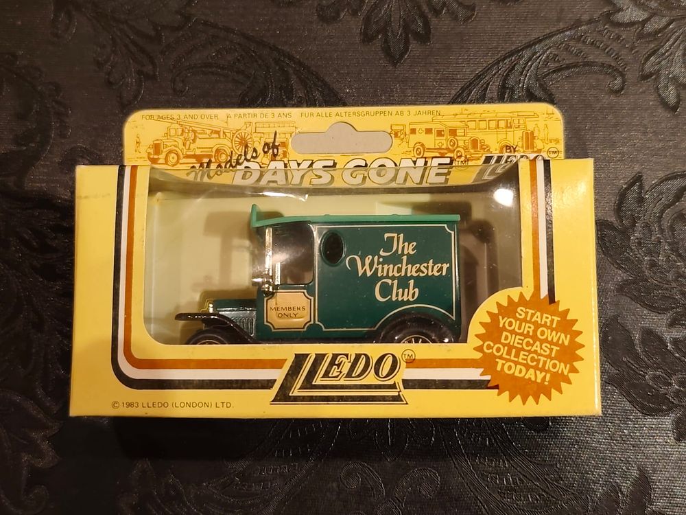 Ford Van Model "T" (1922) by LLEDO (Models of Days Gone). THE WINCHESTER CLUB Promotional Model