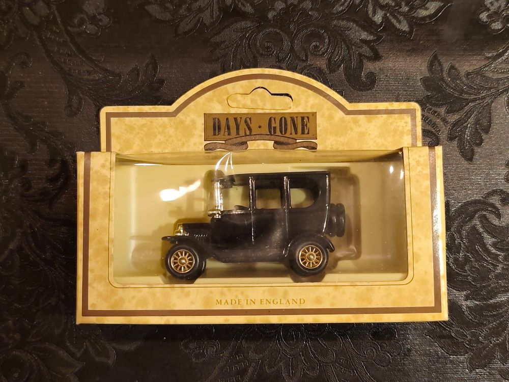 Ford Van Model "T" (1920) by LLEDO (Days Gone). (33000)