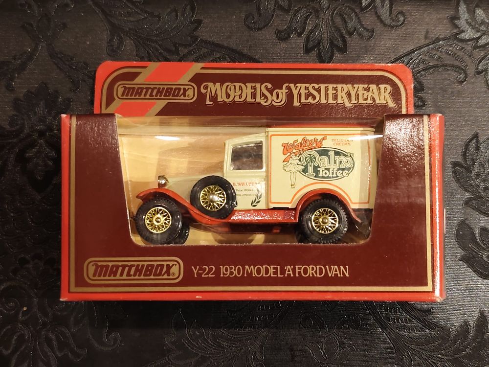 Ford Van Model "A" (1930) by MATCHBOX (Models of Yesteryear). PALM TOFFEE (Y-22)