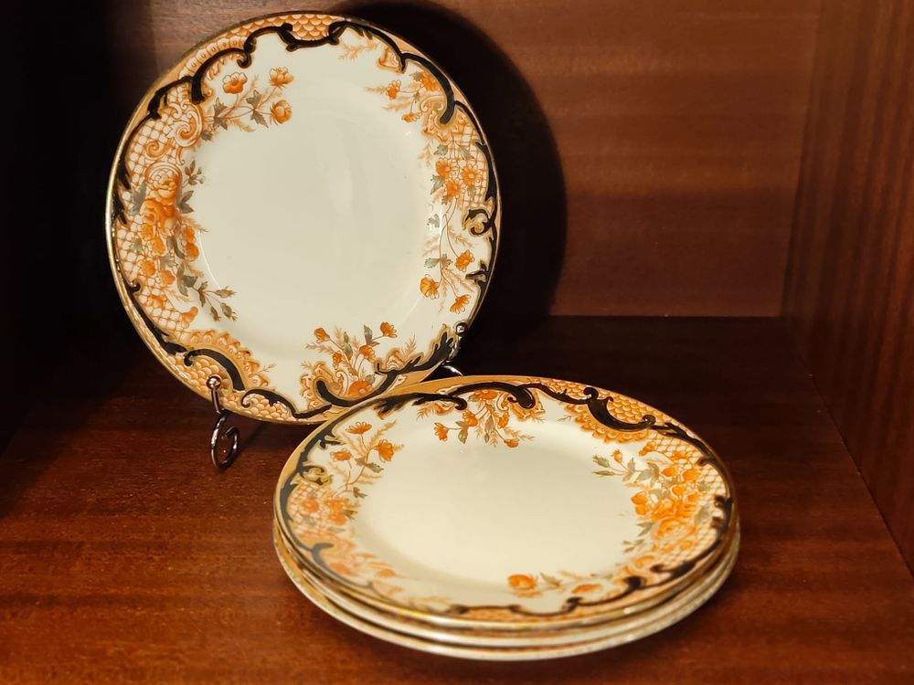 Vintage Wetley china - Longton four dinner plates.