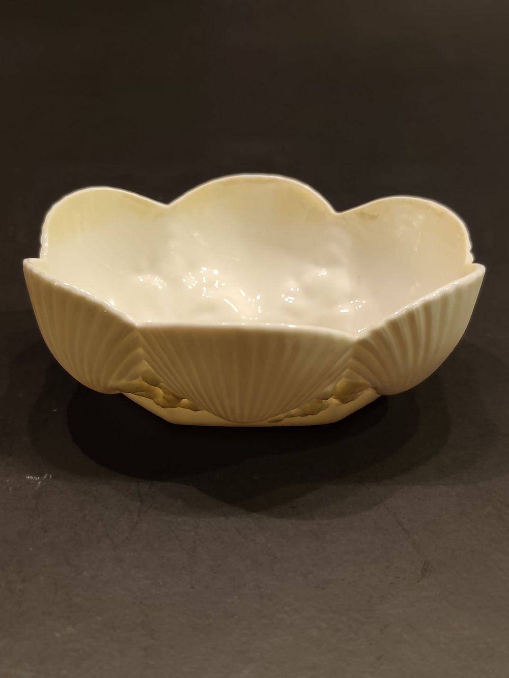 Belleek small oval bowl. Shell and Coral Lustre pattern. 3rd period. Black Mark (1926-1946). 