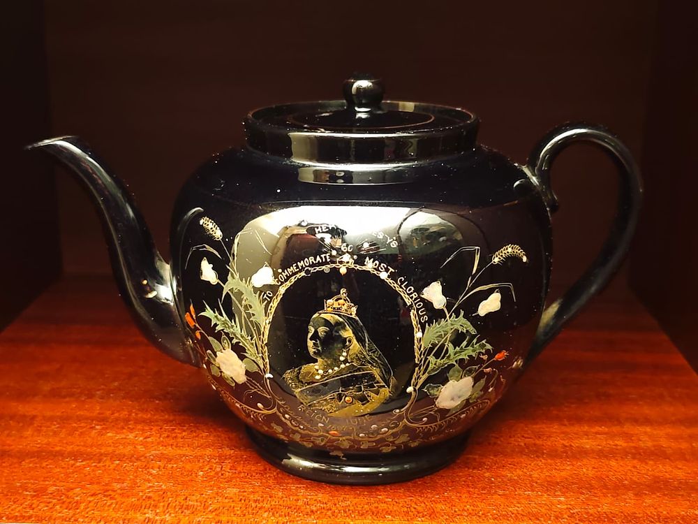 Vintage Queen Victoria Diamond Jubilee Commemorative tea-pot.