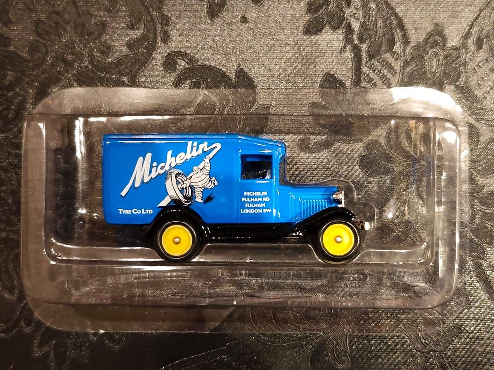 Ford Van Model A (1936) by LLEDO (Days Gone by Classic Trucks & Vans Magazine). Issue no.13 