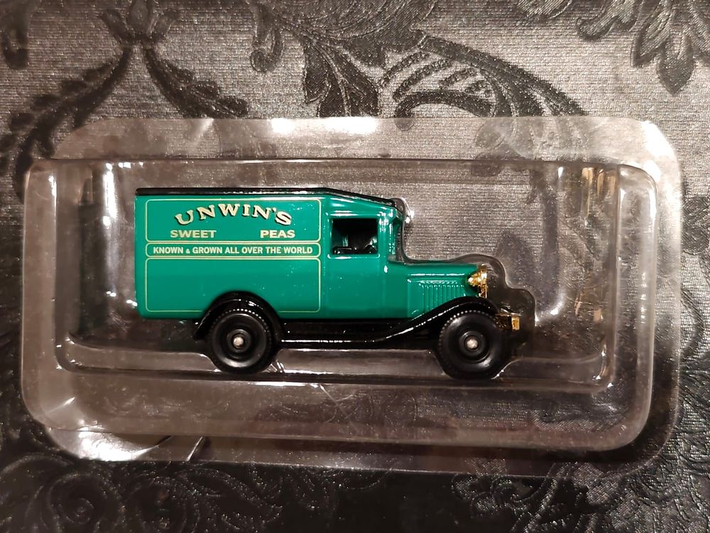 Ford Van Model A (1936) by LLEDO (Days Gone by Classic Trucks & Vans Magazine). Issue no.18 