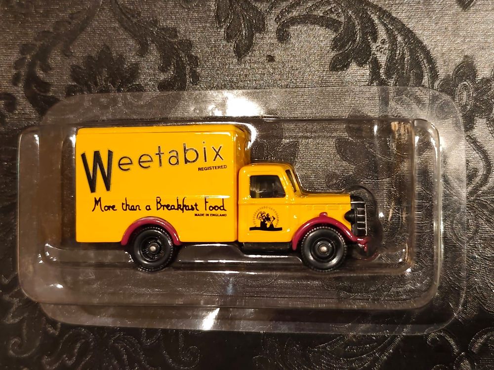 Bedford Truck by LLEDO (Days Gone by Classic Trucks & Vans Magazine). Issue no.14, Weetabix 