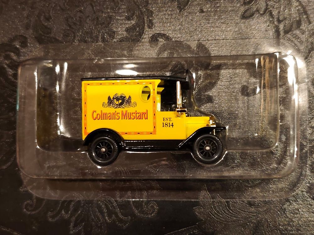 Ford Van Model T (1920) by LLEDO (Days Gone by Classic Trucks & Vans Magazine). Issue no.09 