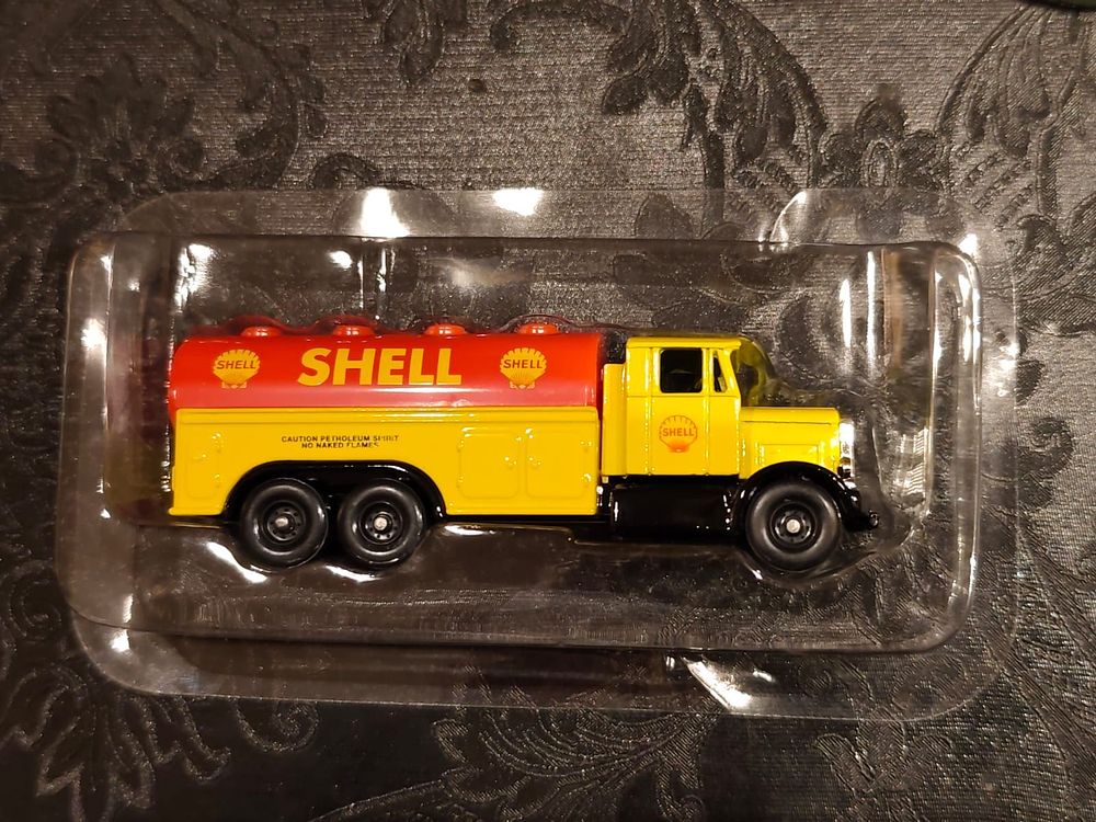 Scammel Tanker (1937) by LLEDO (Days Gone by Classic Trucks & Vans Magazine). Issue no.04, Shell 