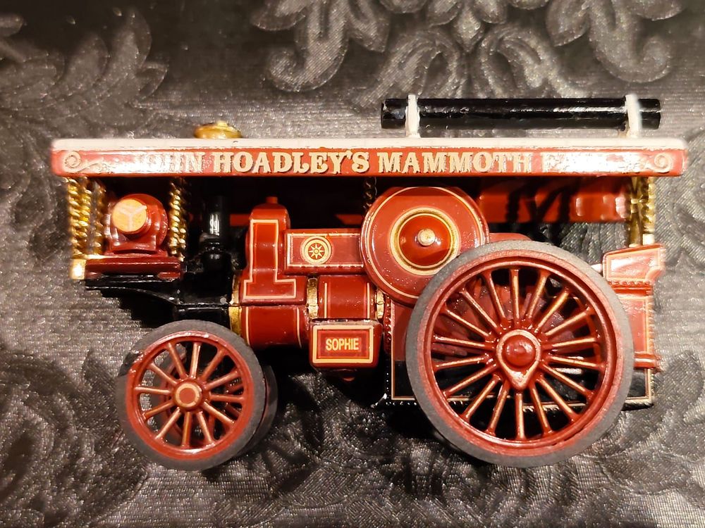 Fowler Showmans Steam Engine (1905) by MATCHBOX (Models of Yesteryear). John Hoadley's Mammoth 