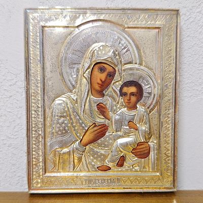 1908-17гг Икона Тихвинской Божьей Матери. Серебро. Размер иконы 13,5 х 11см. Письмо маслом 