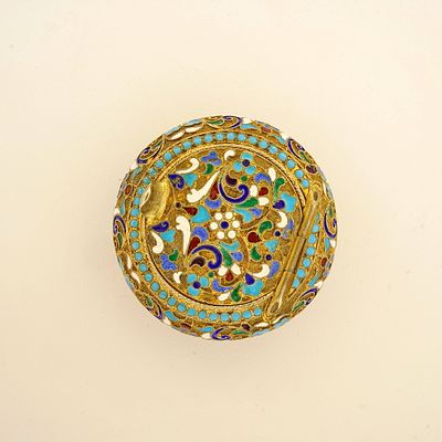 1908-1917 Шикарная коробочка, табакерка, таблетница. Серебро 84, Эмаль. Диаметр 5,3см, высота 