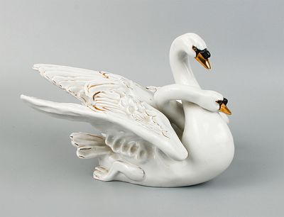 [Советский фарфор] Ефимов И.С. Лебеди. Ломоносовский фарфоровый завод. Конец 1950-х гг. Фарфор 