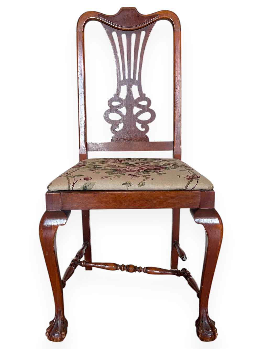 A Chippendale Style Mahogany Side Chair. 17 x 37 x 18 
A single side chair featuring a mahogany 