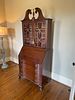 Maddox Chippendale Style Governor Winthrop Mahogany Secretary Desk Bookcase, Mid-20th Century. 33 Image - 10