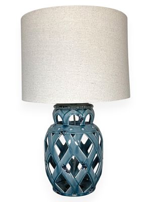 A Teal-Glazed Ceramic Openwork Lattice Table Lamp. 13 x 22 A table lamp featuring a vase-shaped 