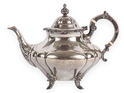 Reed & Barton "Georgian Rose" Sterling Silver Teapot. A Reed &amp; Barton "Georgian Rose" 