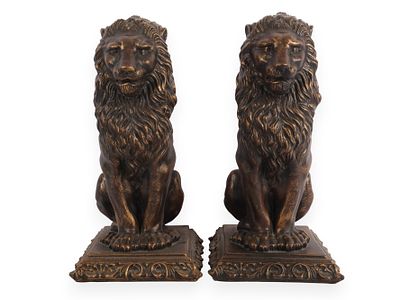A Pair of Glitzhome Sitting Lion Garden Statues. A pair of Glitzhome sitting lion garden statues 