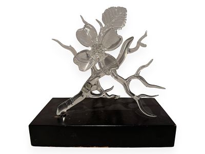 Frabel Studio Art Glass Single Dogwood Blossom Sculpture. A Frabel Studio art glass sculpture 