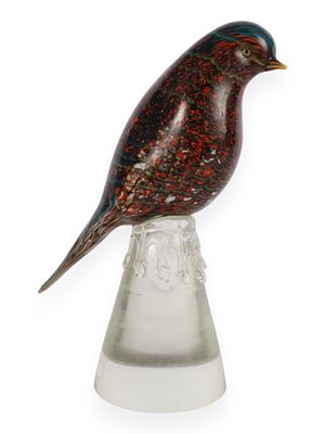 A Modern Murano Internally Decorated Art Glass Bird Sculpture. A modern Murano art glass bird 