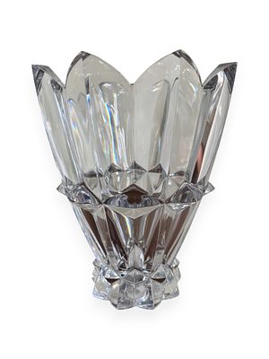 Mikasa Diamond Point Crystal Vase. A Mikasa Diamond Point crystal vase. This clear, faceted 